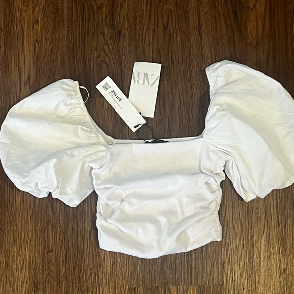 Puff sleeve White Top - Picture 1 of 4